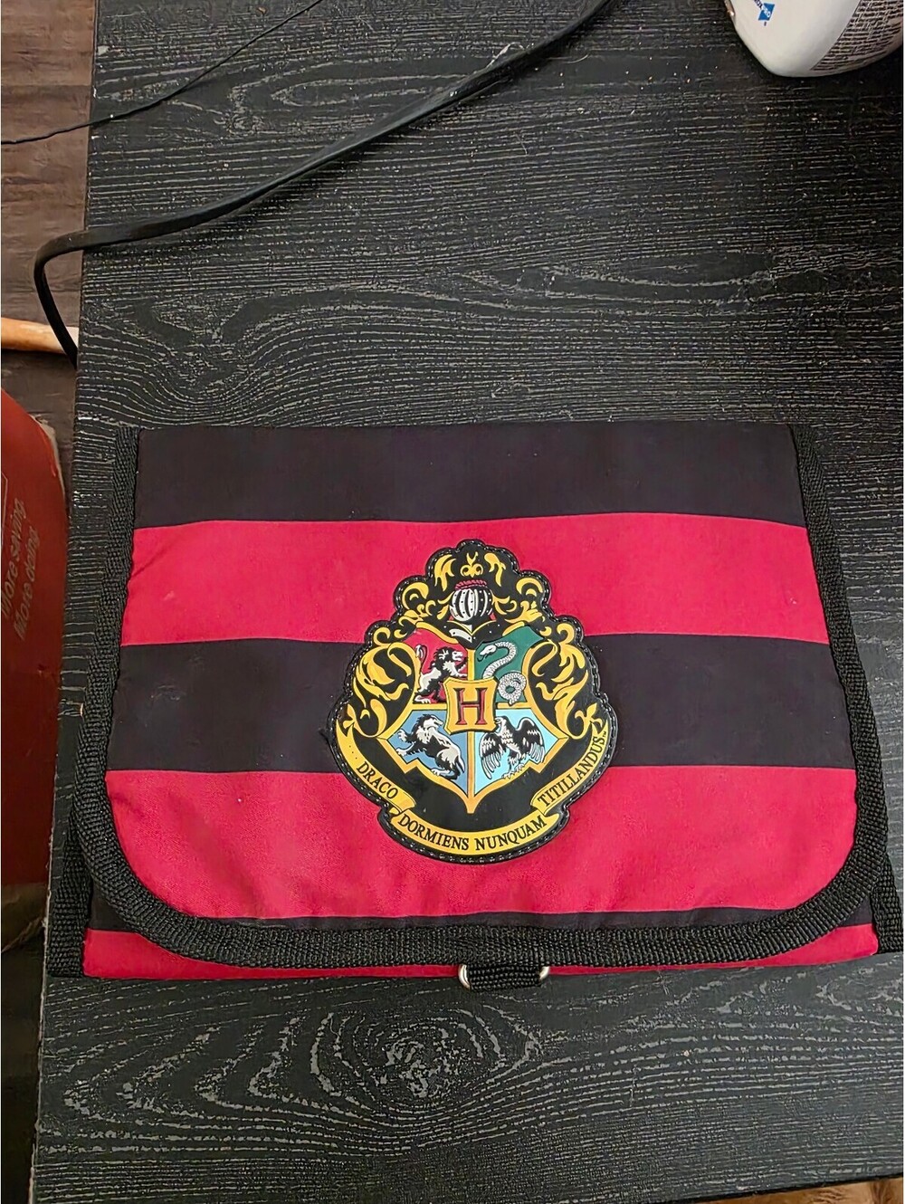 Harry Potter Hogwarts Crest Hanging Organizer Toiletry Bag